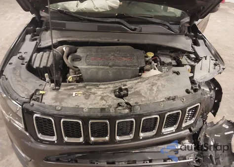 2018 Jeep Compass Latitude 4X4 from USA, damaged, VIN 3C4NJDBB7JT265897